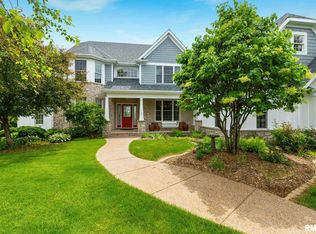 6081 Eagle Ridge Rd, Bettendorf, IA 52722