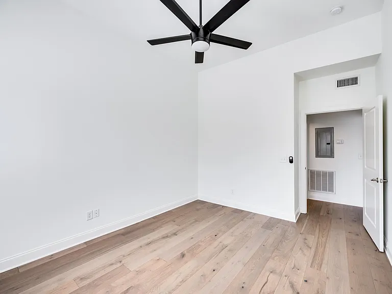 3128 Belwood St #201 — Photo 23