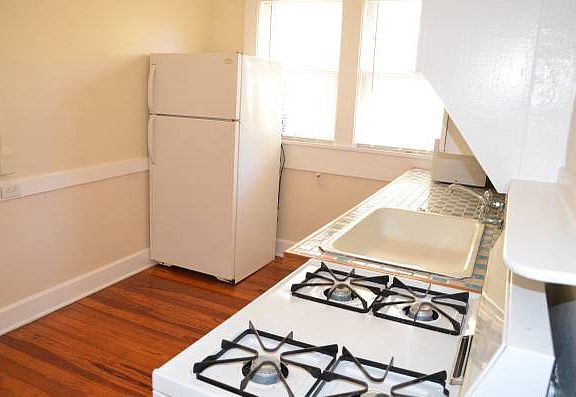 4th image of 638 3rd Ave S APT 6