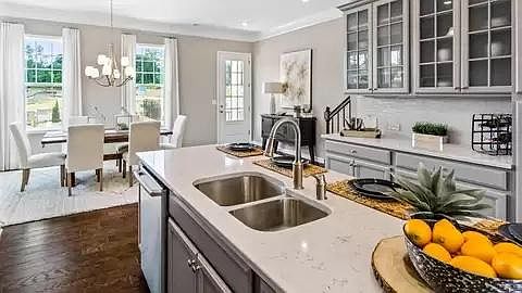 Kitchen and Dinning area