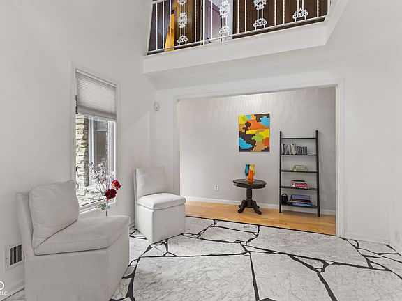 3rd image of 5501 Surrey Hill Rd