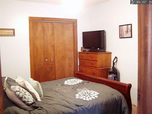 2nd image of 244 Johns St