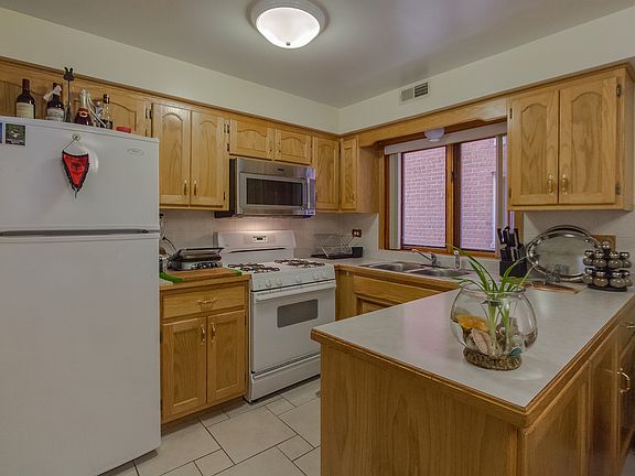 4th image of 4441 N Central Ave APT 1E