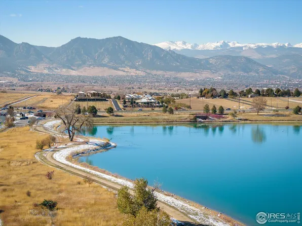 978 Arapahoe Cir, Louisville, CO 80027