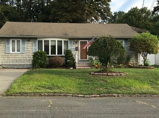 7 Linda Ln, Clark, NJ 07066