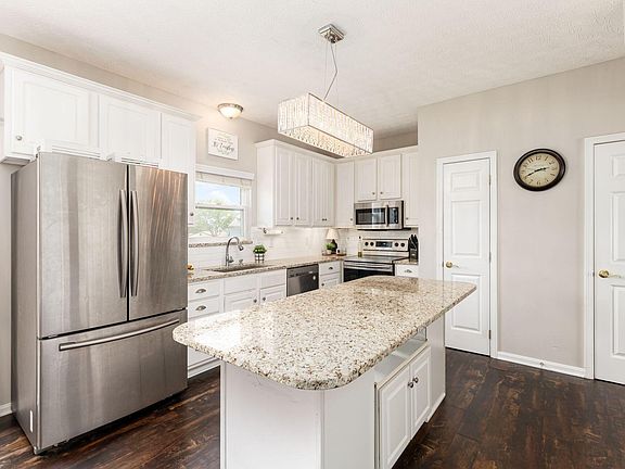 5th image of 10005 Corona Ln