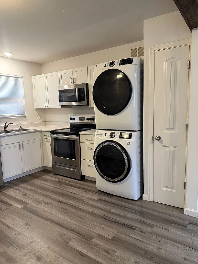 Pinnacle Ridge Apartments - 2 Bedroom Apartment — Photo 2