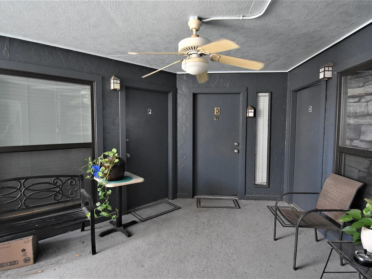 2 bed, 1.0 bath, 749 sqft, $1,000 — Photo 2