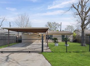 5231 Lyndhurst Dr, Houston, TX 77033