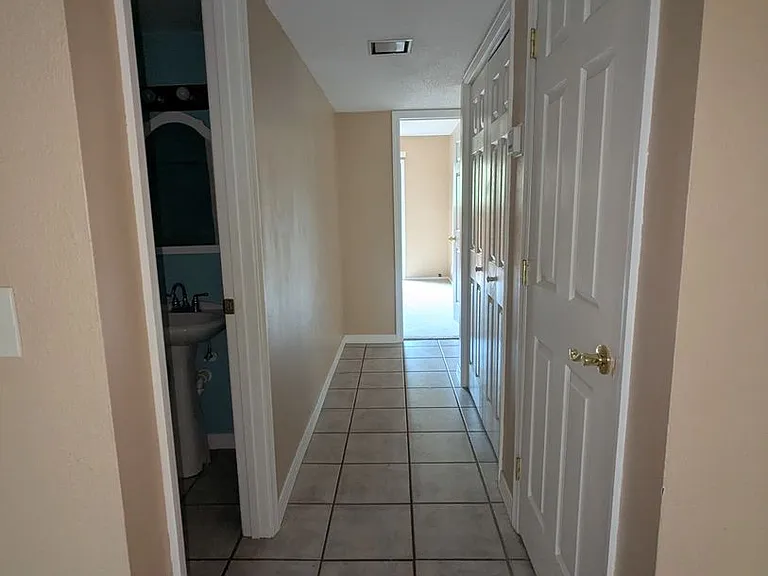222 Crown Oaks Way — Photo 15
