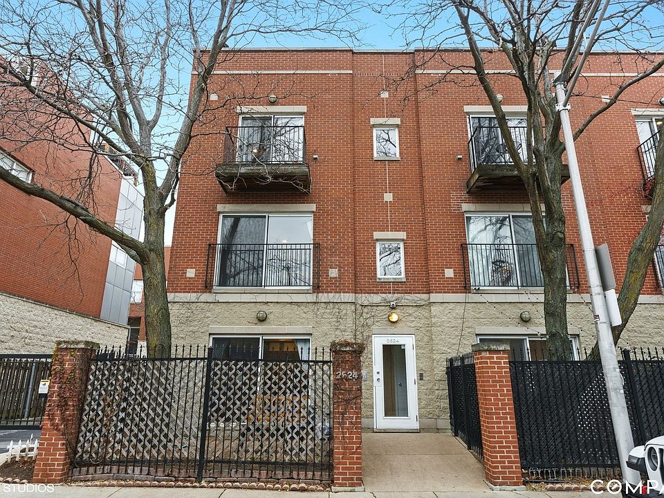 1st image of 2524 W Bloomingdale Ave APT A