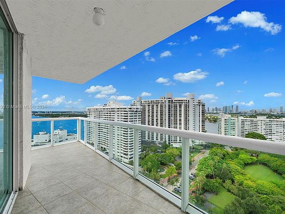 2nd image of 10 Venetian Way APT 2006