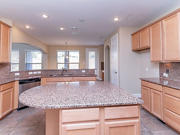 2nd image of 3220 Paseo