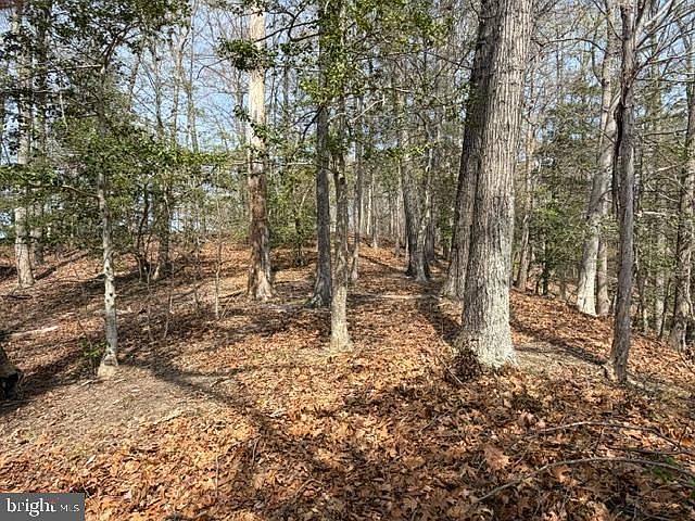 1st image of 28 Hidden Lake Dr
