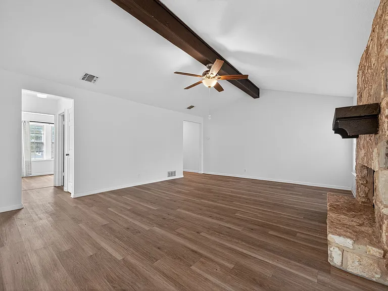 4659 Wetz Dr — Photo 7