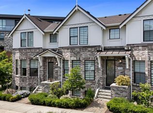 1034 Pentrelew Pl, Victoria, BC V8V 4J4