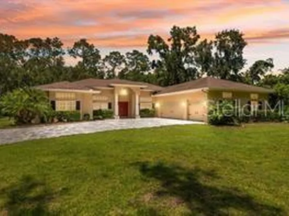 27641 Lincoln Pl, Zephyrhills, FL 33544