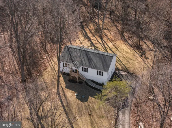 242 Walnut Hill Dr, Harpers Ferry, WV 25425