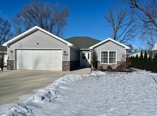 1864 Lowell Ave, Lima, OH 45805