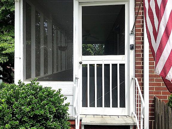 2nd image of 127 W Goddard Ave