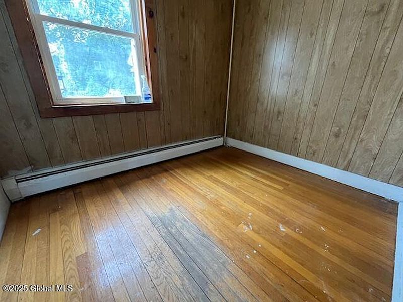 3rd image of 16 Mohawk Street