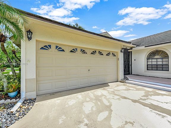 2nd image of 10904 Stafford Cir S