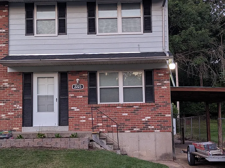 2223 Jackson Dr — Photo 2