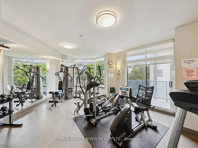 340 Watson St W #305 — Photo 23