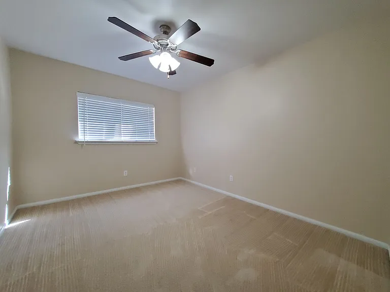 6304 Taree Loop — Photo 20