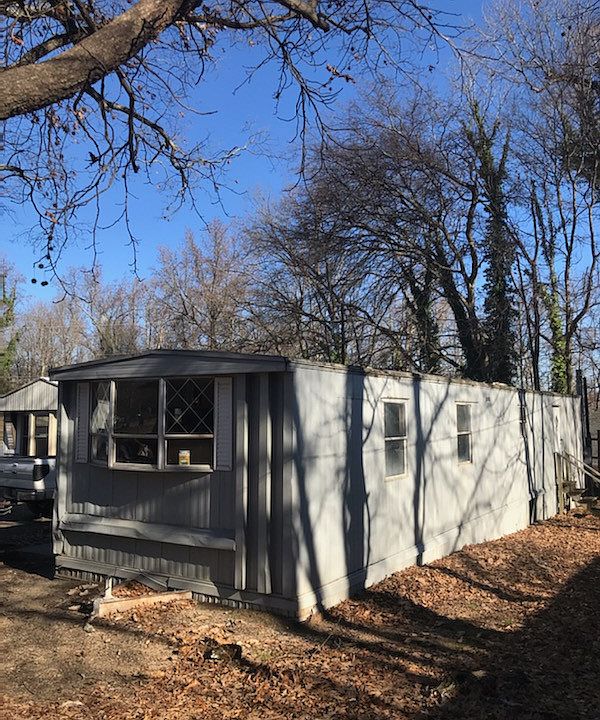 2nd image of 100 Cindy Ln