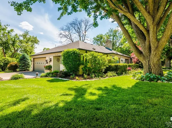 1409 Sunnyslope Ln, Manhattan, KS 66502