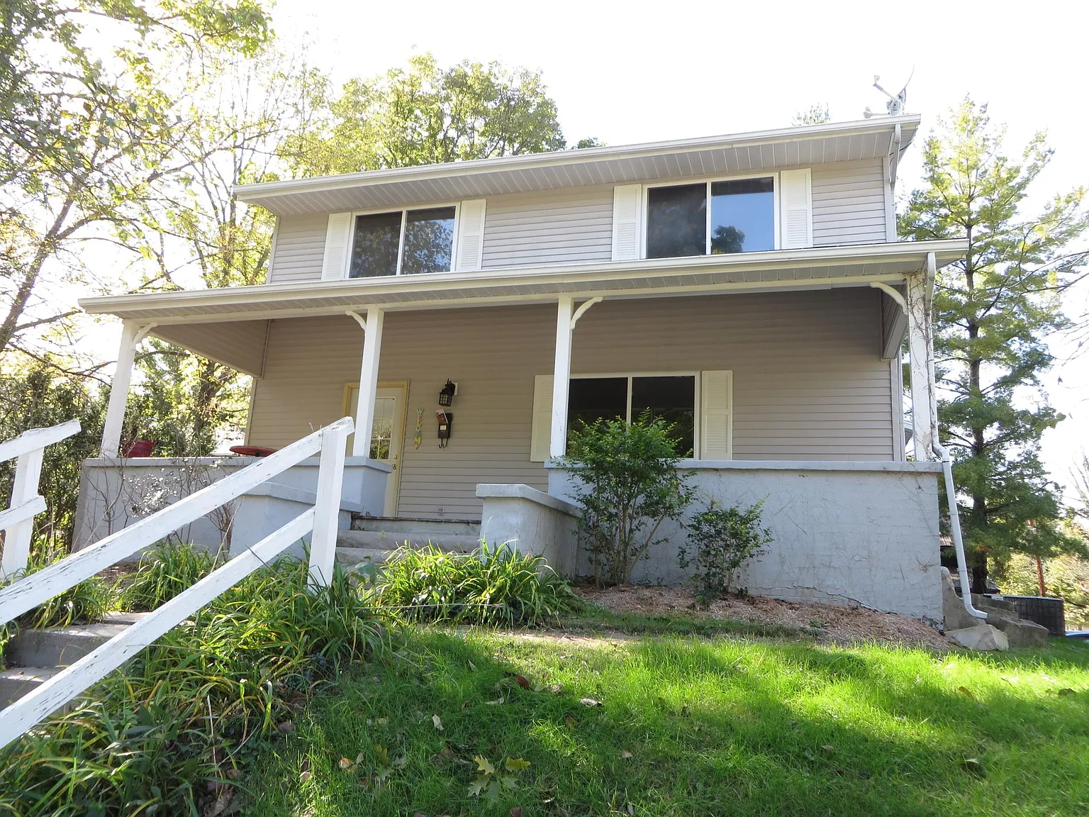 5 bed, 2.5 bath, 1912 sqft, $4,750 — Photo 1