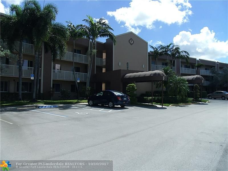 1st image of 7344 N Devon Dr #201