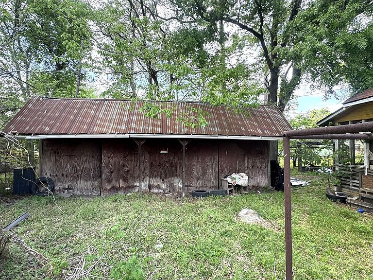 Listing photo 4