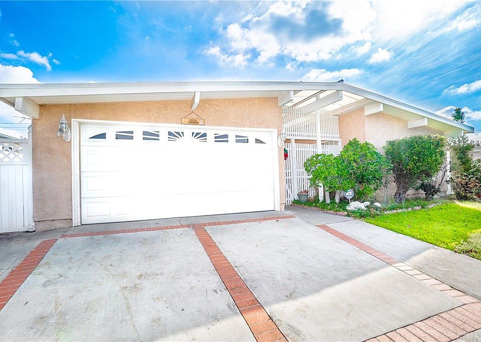 2nd image of 10918 Sunnybrook Ln