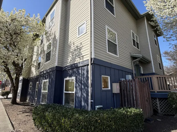 633 Burnett Ave S #T-302, Renton, WA 98057