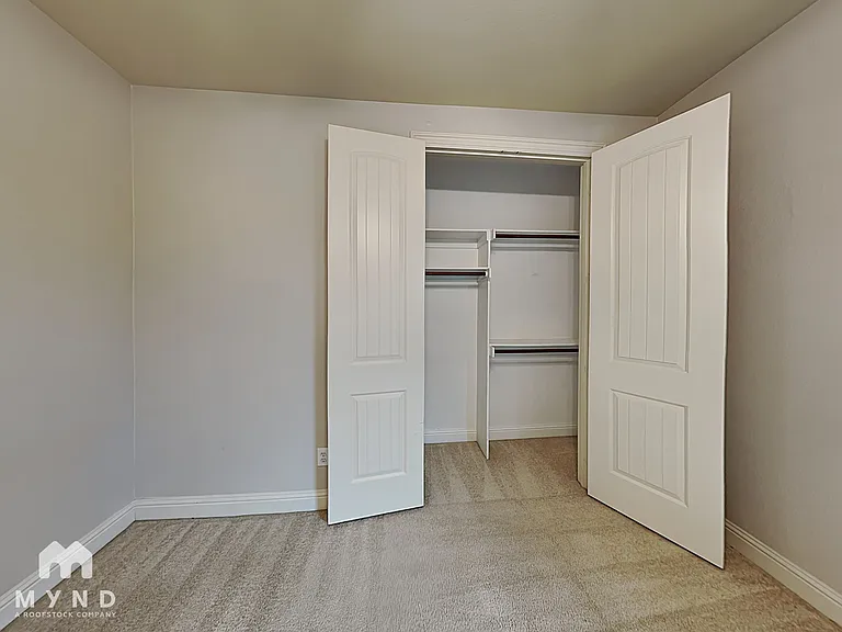 2204 Apollonia Ln — Photo 10
