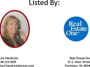 925 Medford Ct, Rochester Hills, MI 48307