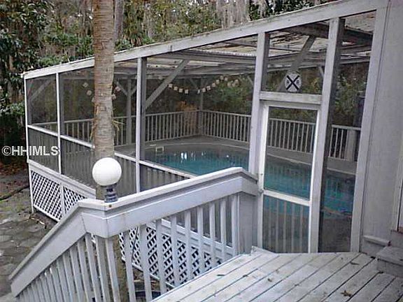 3rd image of 10 Planters Wood Ct