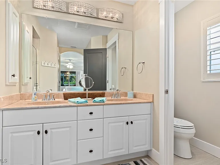 3425 SE 4th Ave — Photo 33