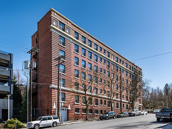 2nd image of 729 S Bernard St #7V