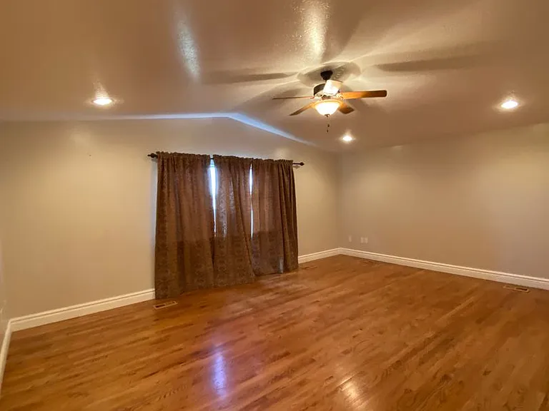 1235 S 1950 W — Photo 16