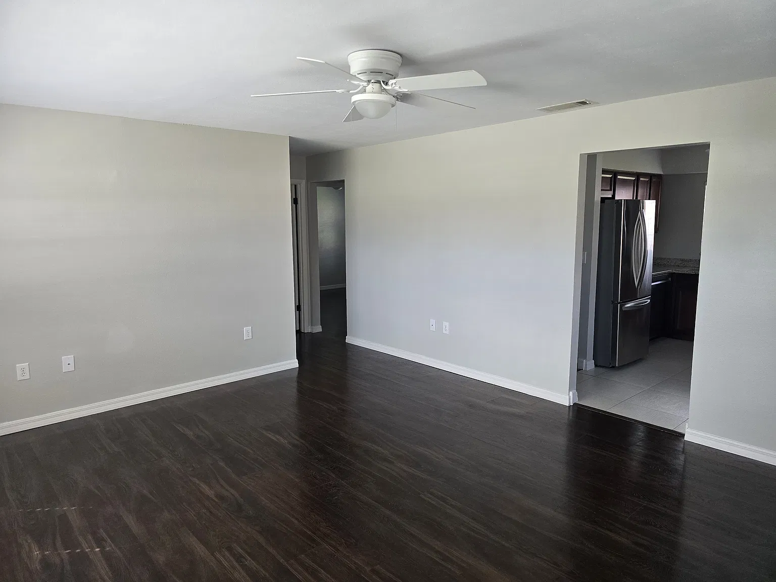 2 bed, 1000 sqft, $1,600 — Photo 2