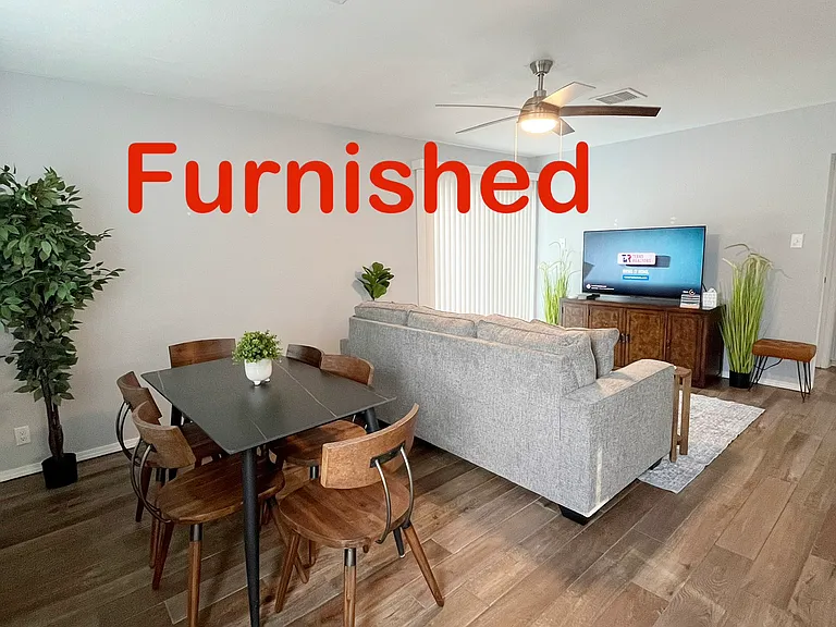 102 Walnut Ct — Photo 1