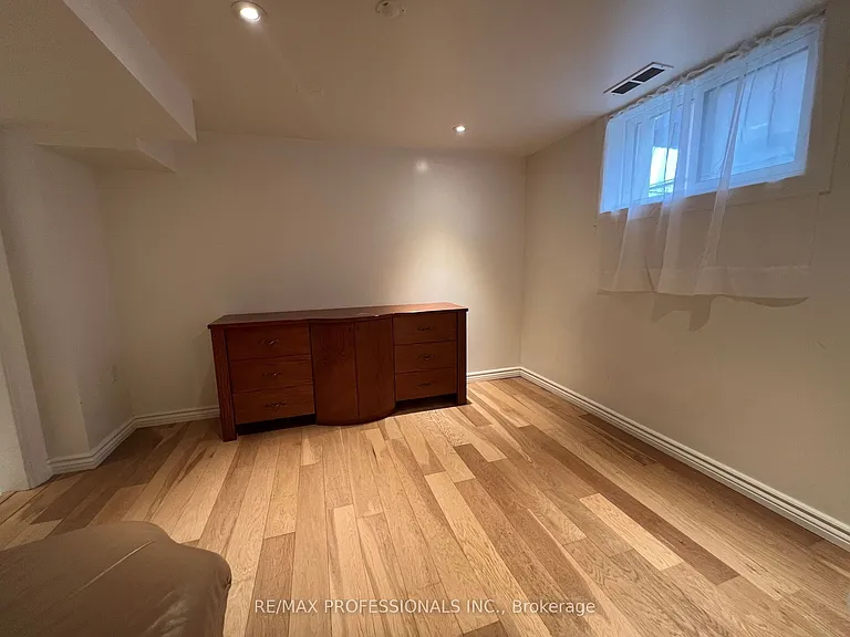 78 Athol Ave — Photo 42