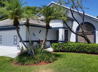 150 Executive Cir, Boynton Beach, FL 33436