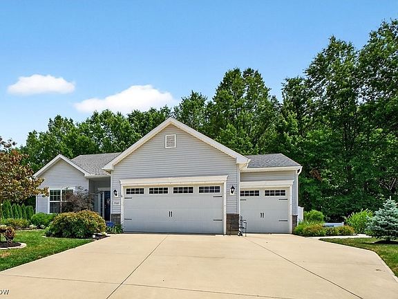 2nd image of 37565 W Fenwick Dr
