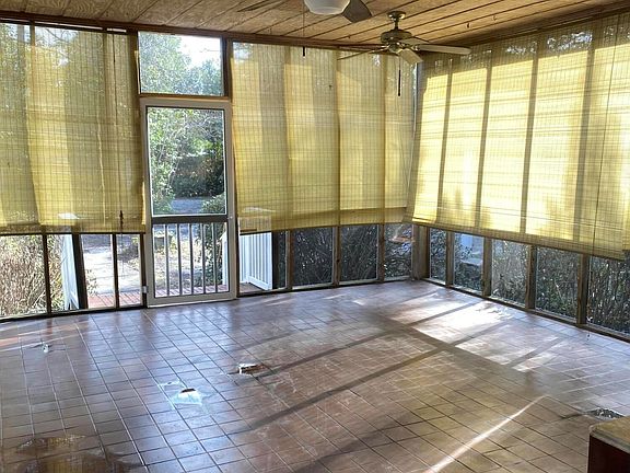 3rd image of 213 Forest Hills Dr