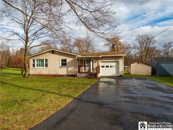 2748 Bentley Ave, Jamestown, NY 14701