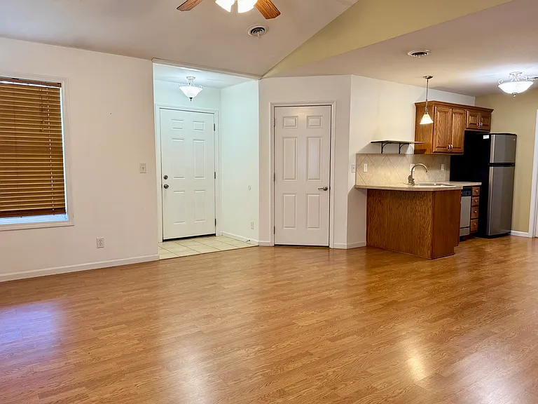 514 Brooklawn Dr — Photo 4